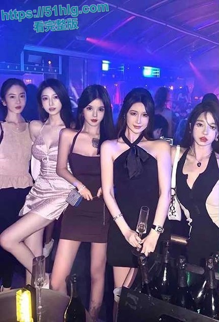 天上人间包厢视频截图1
