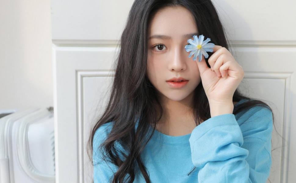 网友热议：ST站主播cosplayLiLi变身阴道老师直播生理课，输了就脱衣尺度引爆全场