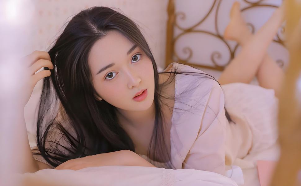 日本无码系列第64部：白皙少女甜美气质背后的警示与反思