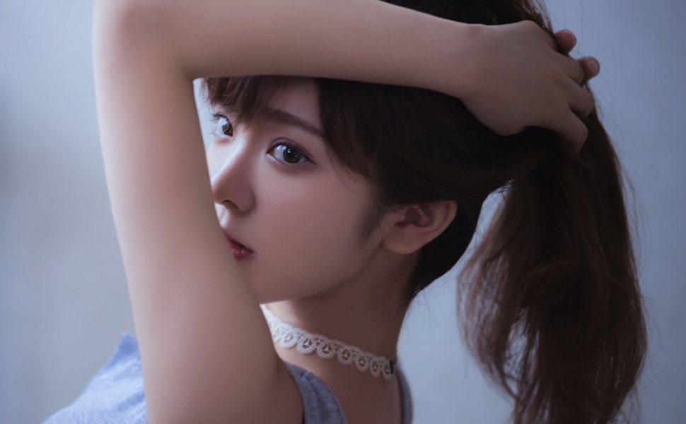 反差炸裂！抖音女神「奈斯」人设崩塌：高冷外表下竟是陪睡工具，为PK礼物被大哥操控一下午