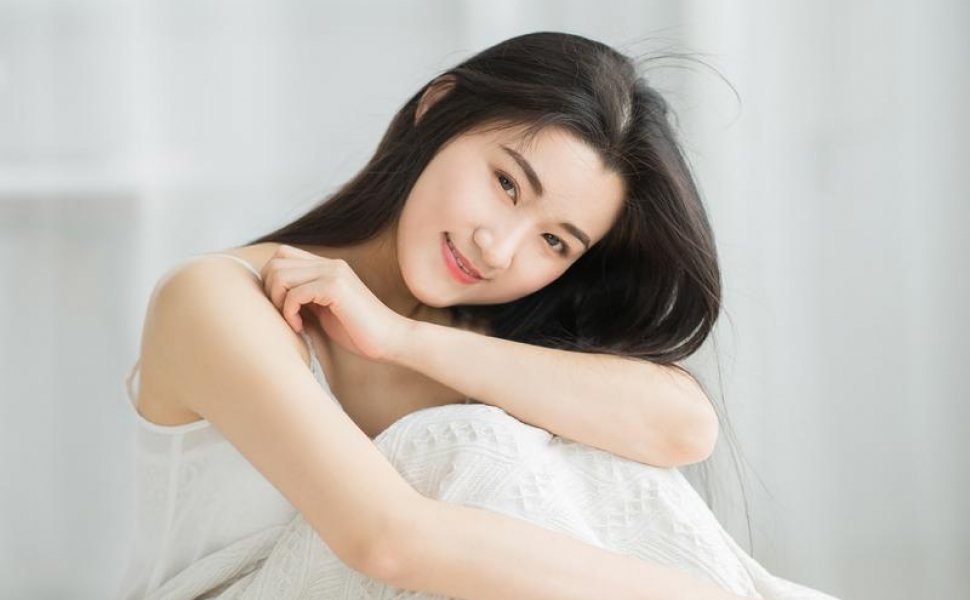 李若曦闺蜜团深夜狂欢变欲女！前后夹击精神小伙，现场叫喊声让人脸红心跳到爆！