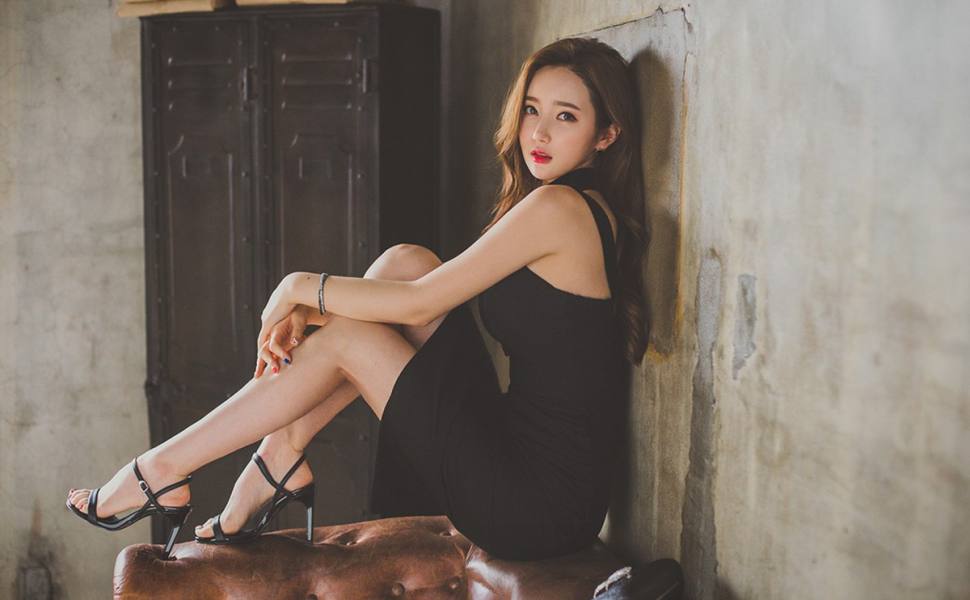 惊天乱伦：亲侄女竟许下这样承诺！叔侄背德偷拍亲妈奶子全曝光？