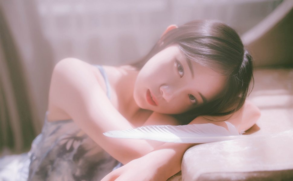 注意！东营实验中学女教师李汶芯欠债两万不还，私密视频遭曝光，课堂清纯私下放荡引热议