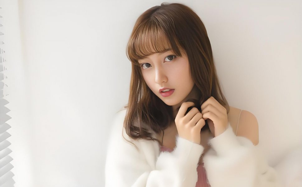 推拿店老板娘与客人亲密被弟撞见 弟弟趁姐夫不在求姐姐“再爱一次”