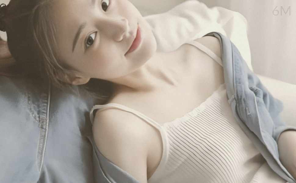 月薪仅1200美金！四川95后美女Ami疯狂倒贴英国穷男友，亲密照被曝光全网疯传！