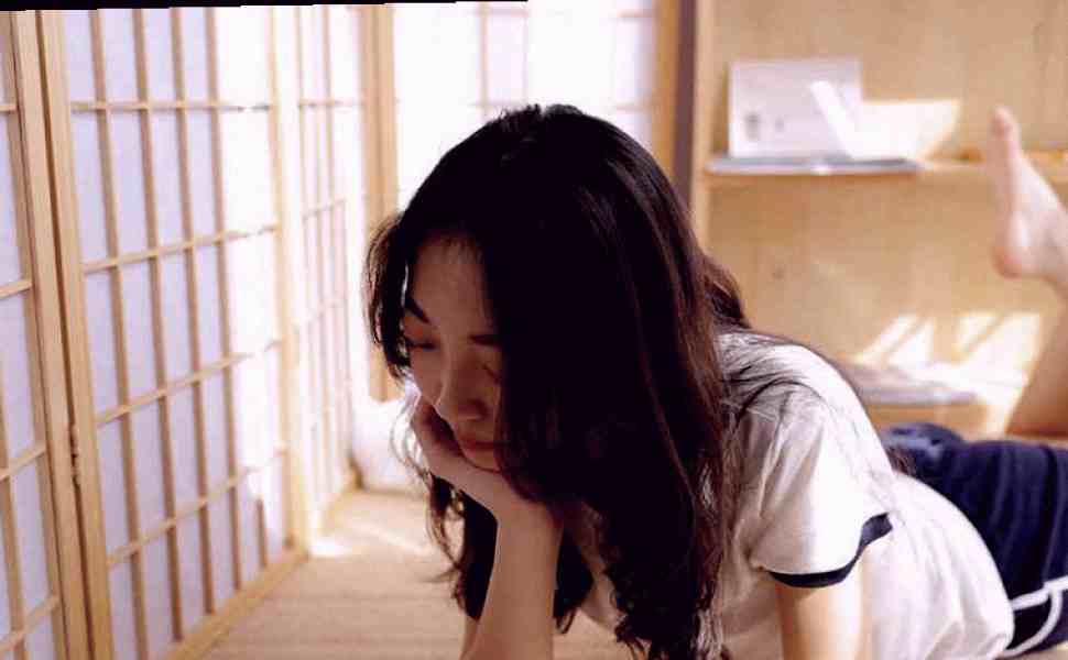 从杭州模特张梓丹事件反思：女性尊严在金钱面前的失落