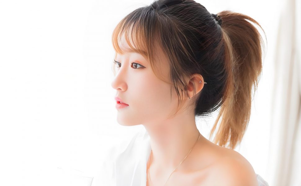 山东妹子张丽雨颜值逆天！穿情趣丝袜自拍诱惑金主，女仆装跪地伺候太劲爆！