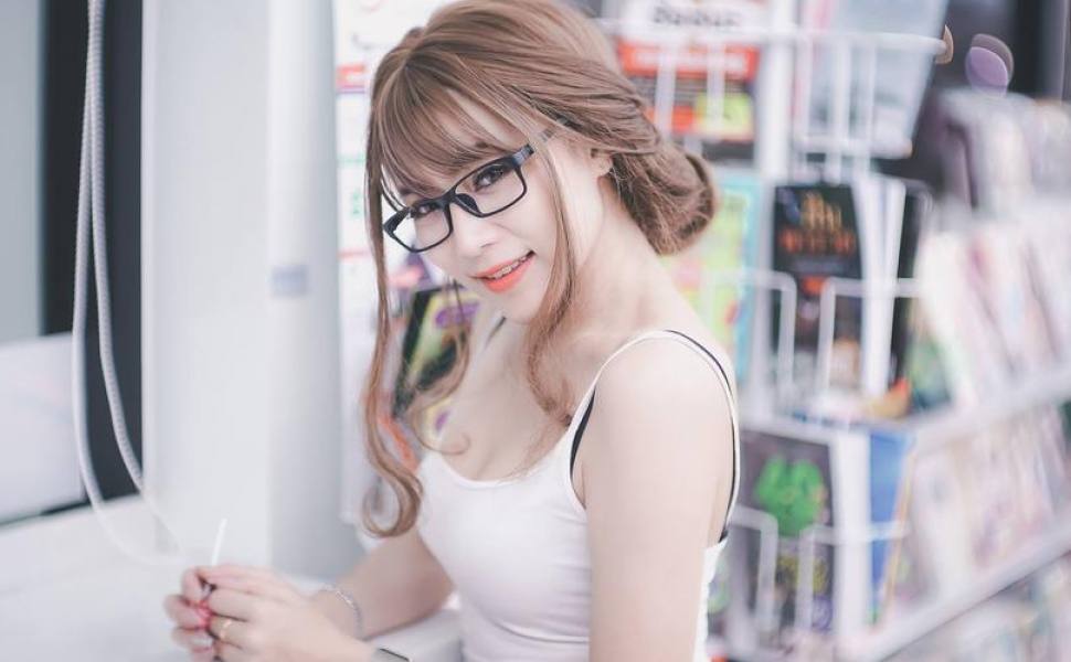 武汉一对夫妻私密视频遭泄露：丈夫指导妻子与陌生男子互动引热议